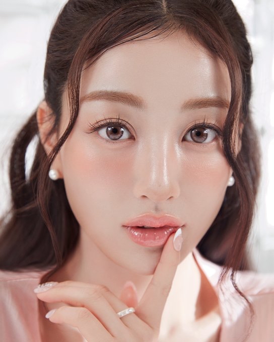 Behind-the-scenes cut of Jihyo (TWICE)