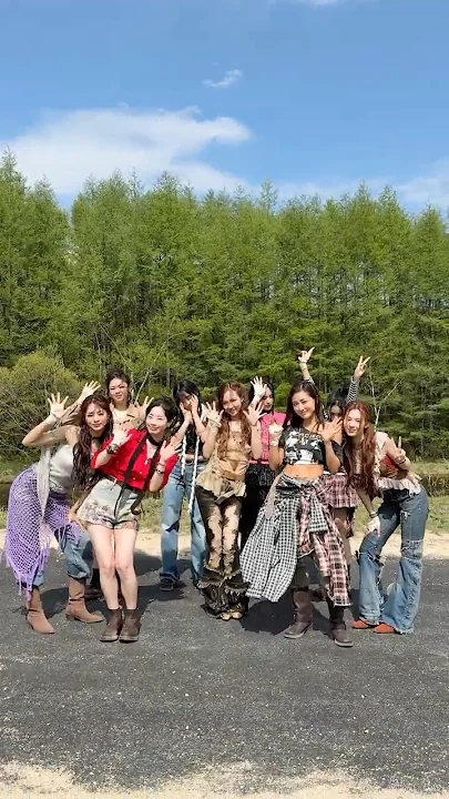 TWICE의 비하인드 컷