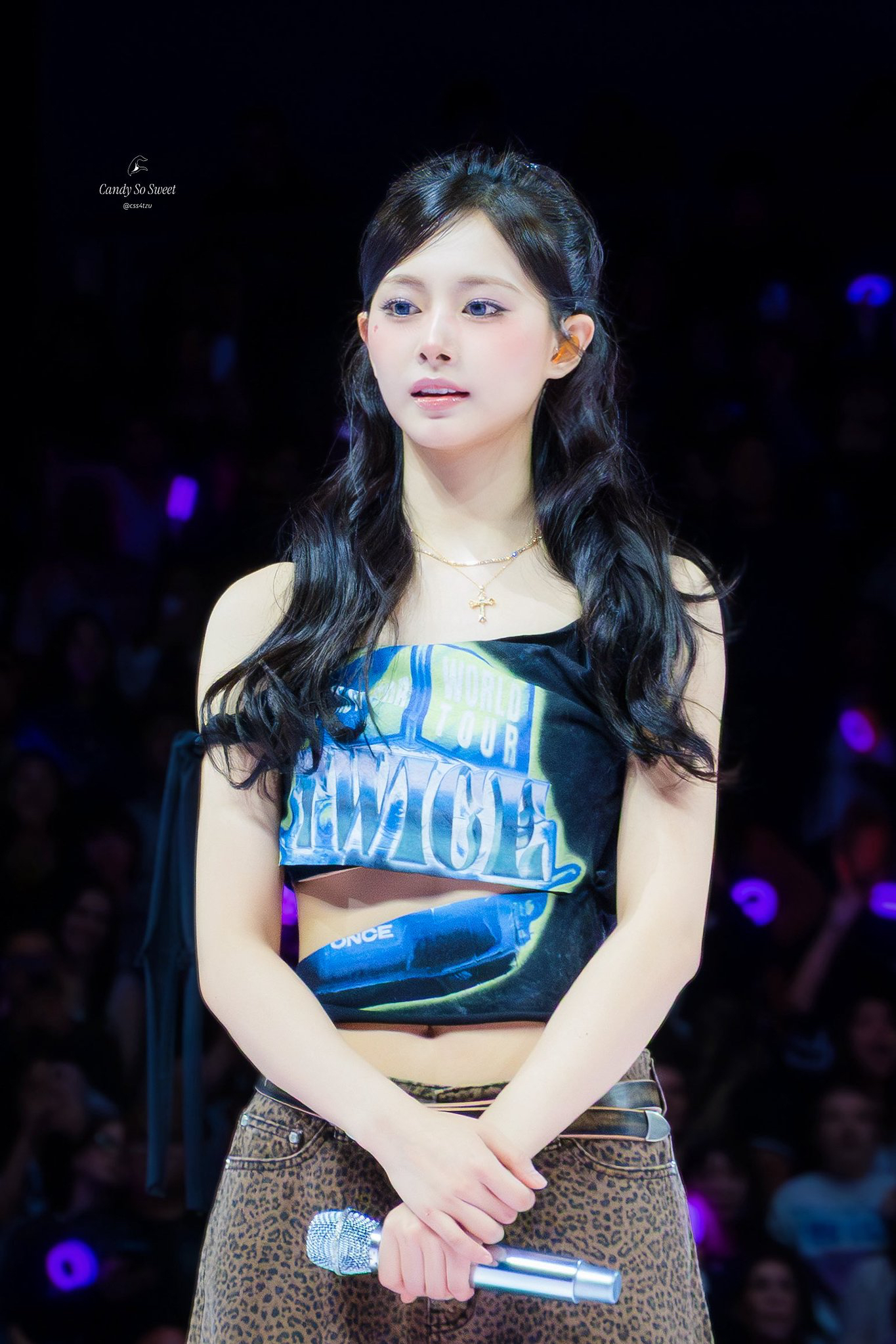 Momen yang diabadikan oleh penggemar Tzuyu (TWICE)