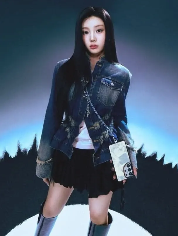 Recent activity shot of Wonhee (ILLIT)