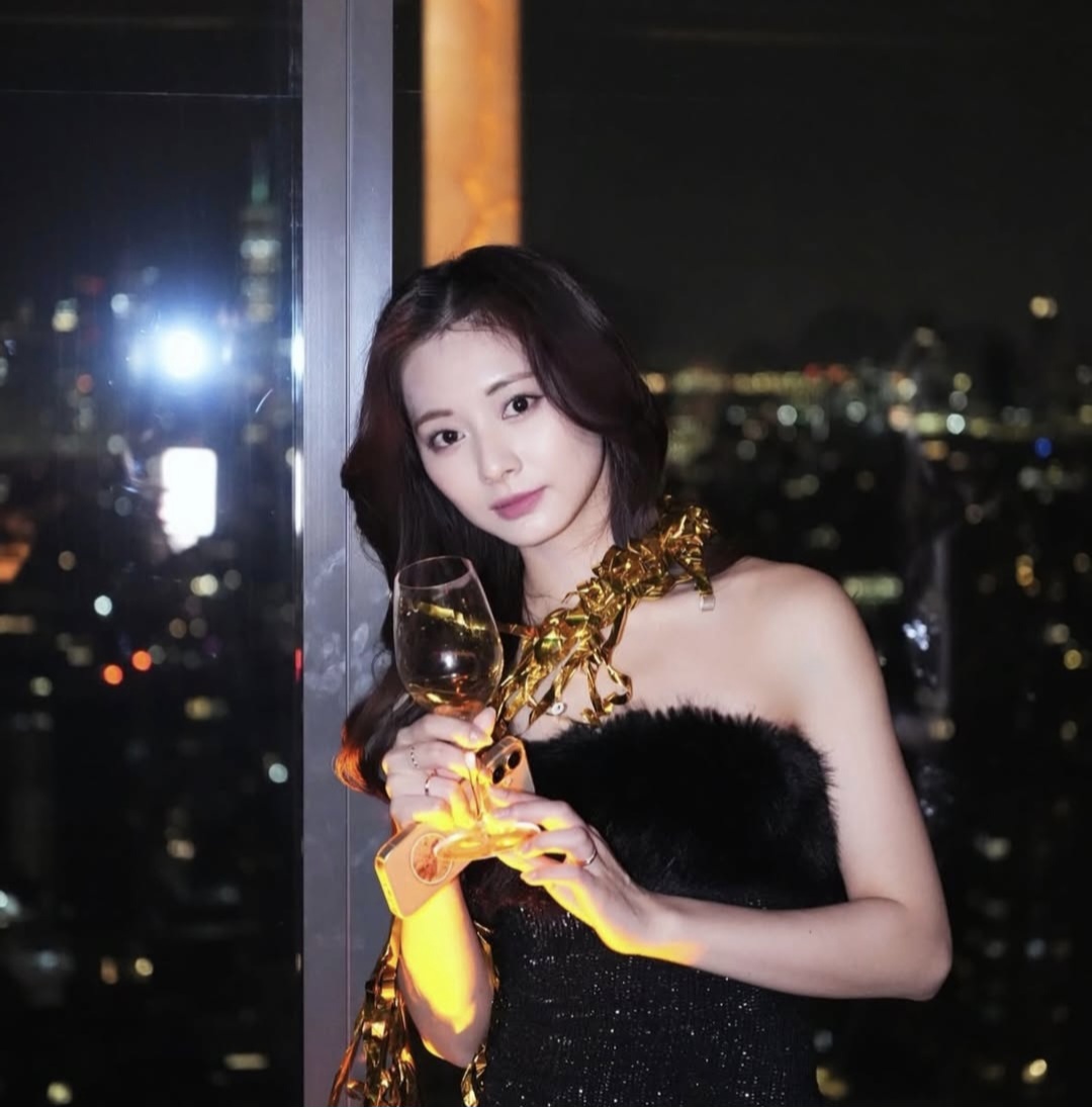 Recent activity shot of Tzuyu (TWICE)