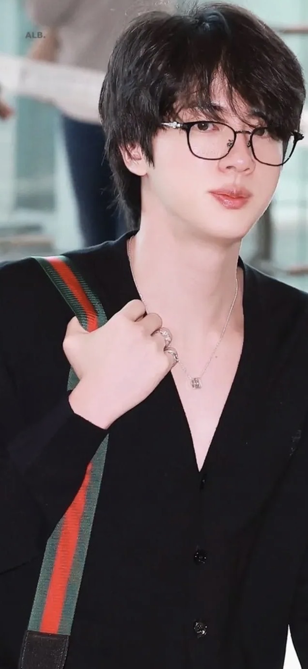 Potret di balik layar Jin (BTS)