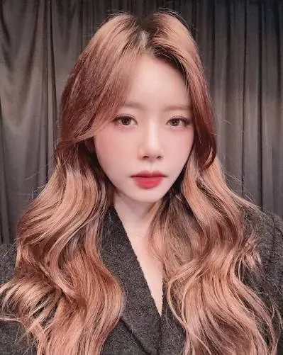 A moment captured by JI U (DREAMCATCHER)'s fan