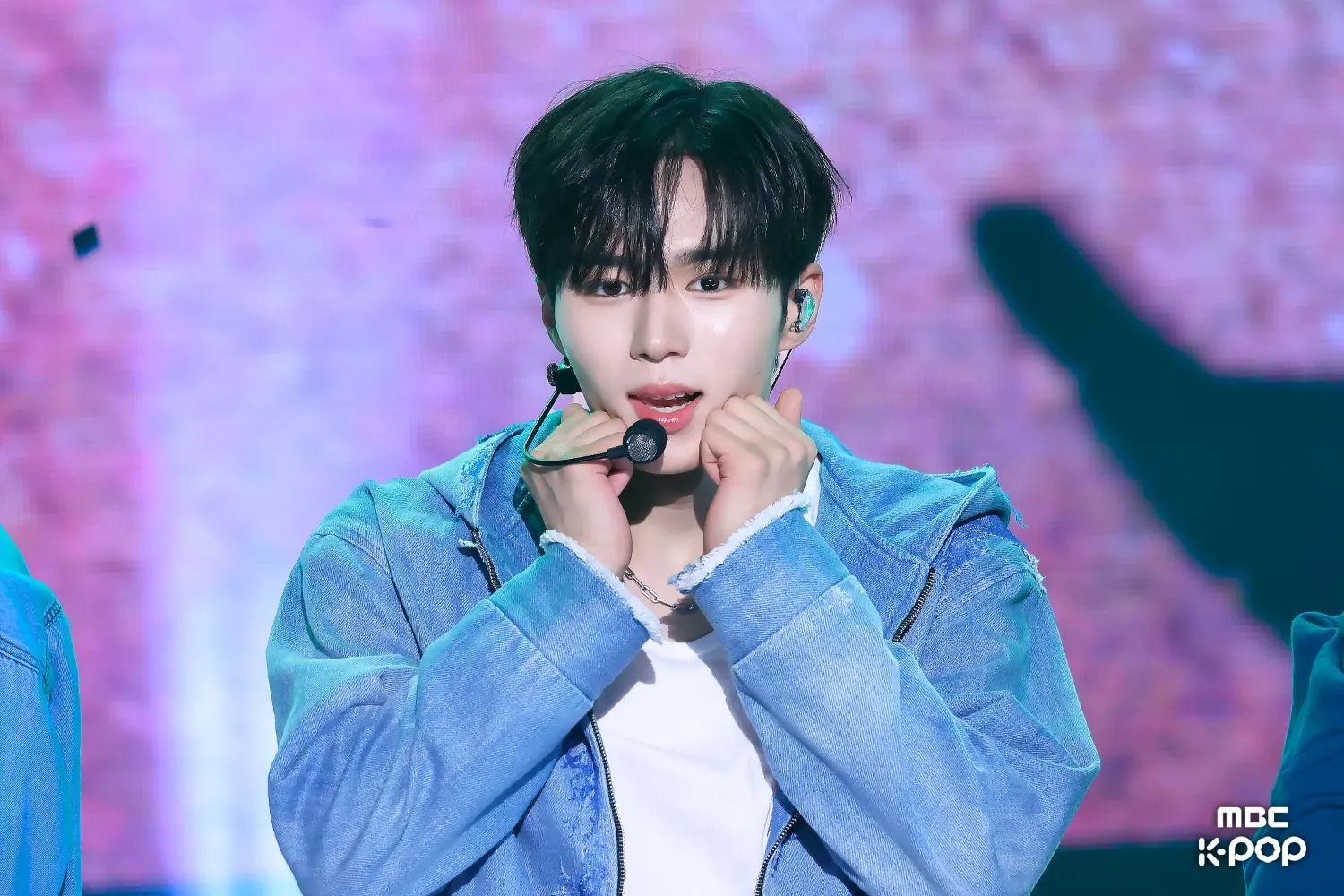 A moment captured by Kim Junseo (ALPHA DRIVE ONE)'s fan