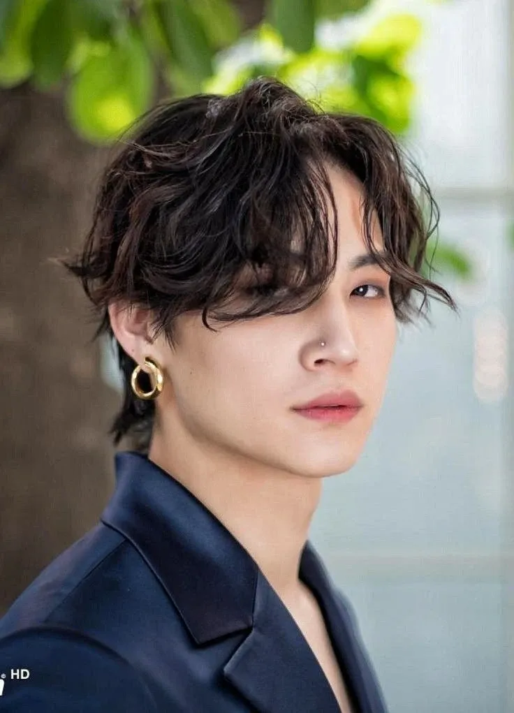 Behind-the-scenes cut of JAY B (GOT7)