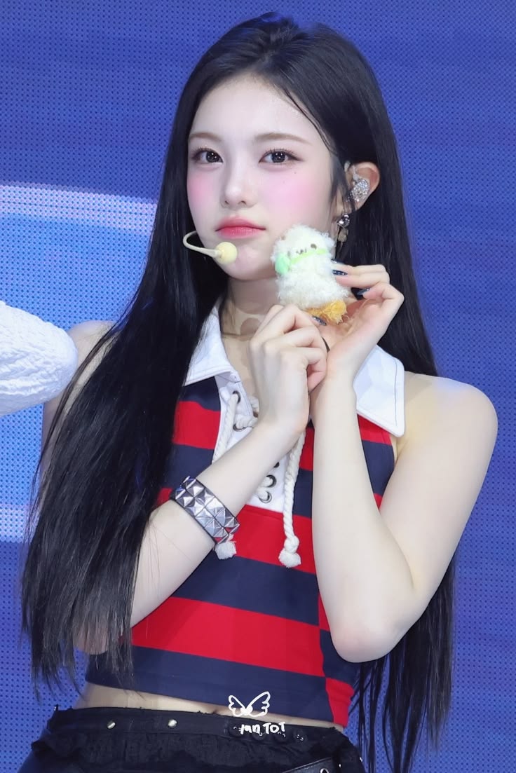 Behind-the-scenes cut of Ian (Hearts2Hearts)