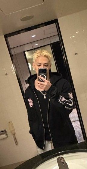 A heartfelt wallpaper shared by Bang Chan (Stray Kids)'s fans