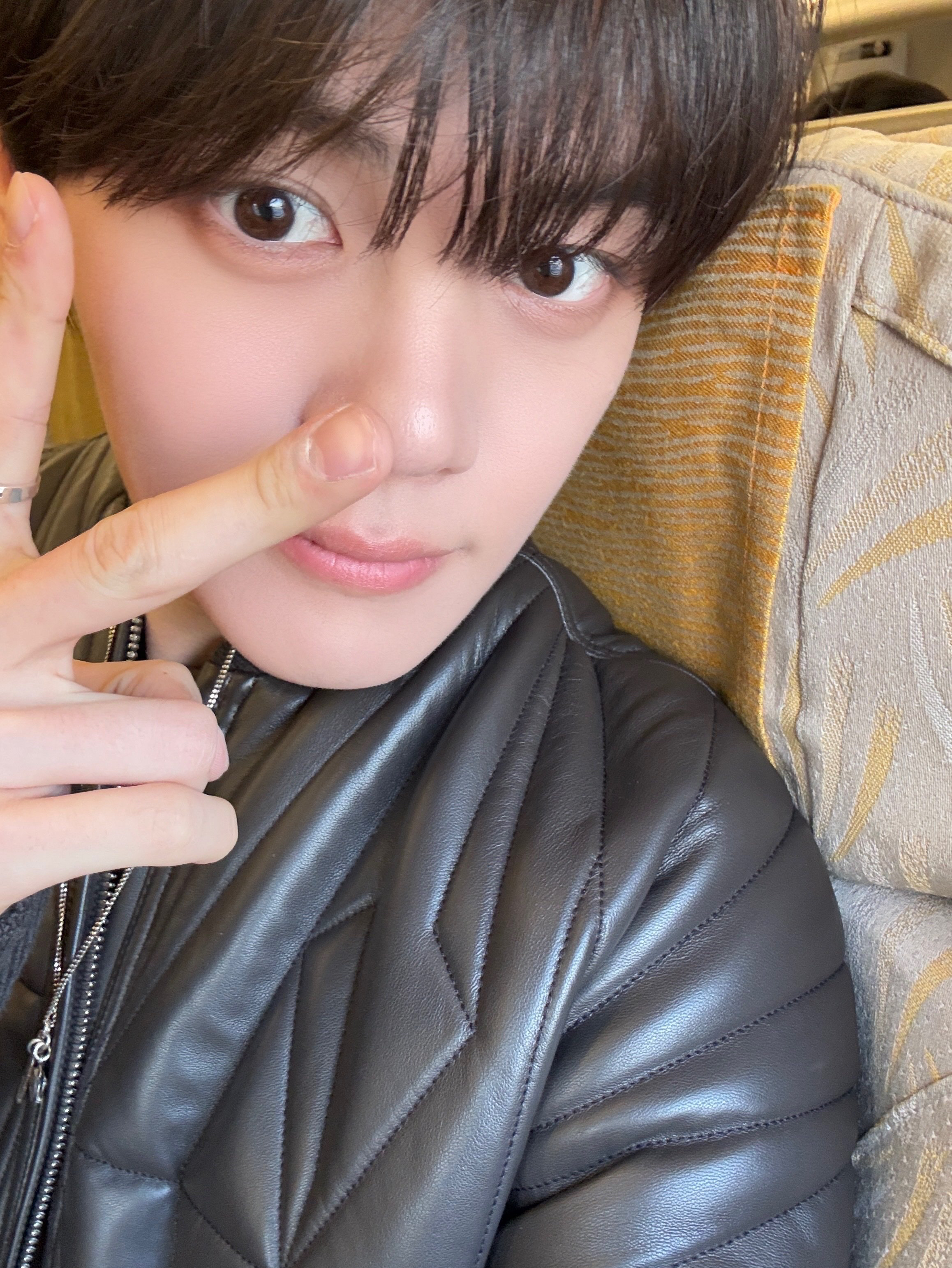 Behind-the-scenes cut of Kim Gyuvin (ZEROBASEONE)