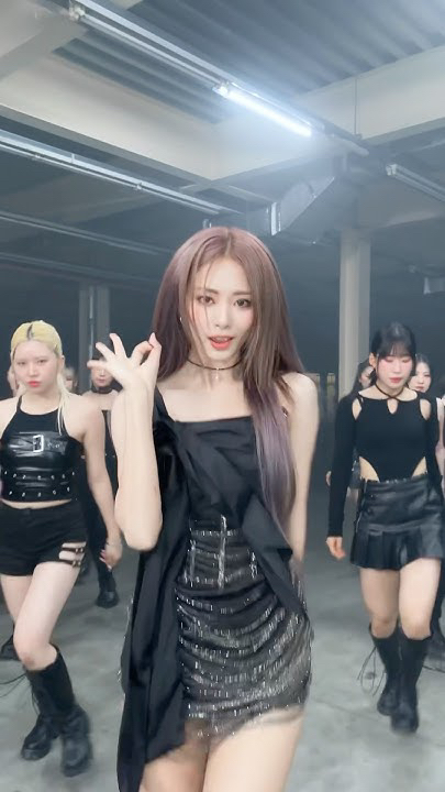 Latest photo of TWICE