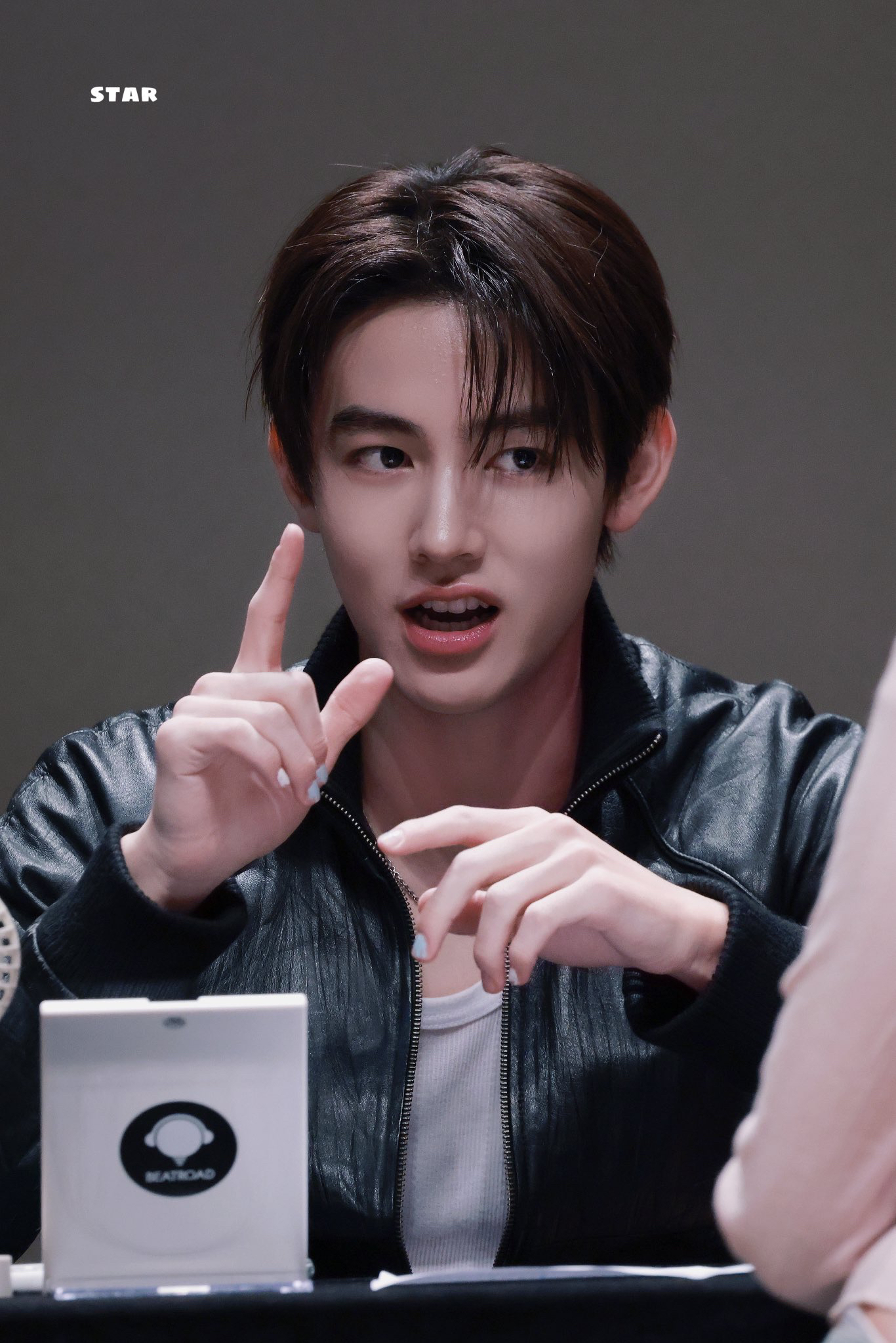 Momen yang diabadikan oleh penggemar Seonghyeon (CORTIS)