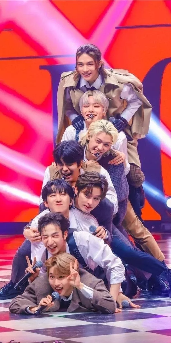 The most beloved wallpaper among Lee Know (Stray Kids)'s fans