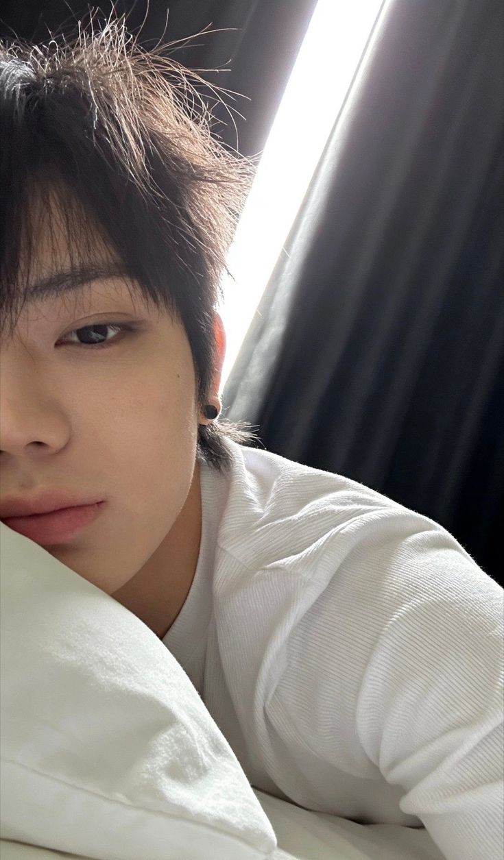 Fan-made special wallpaper for Ohyul (LNGSHOT)