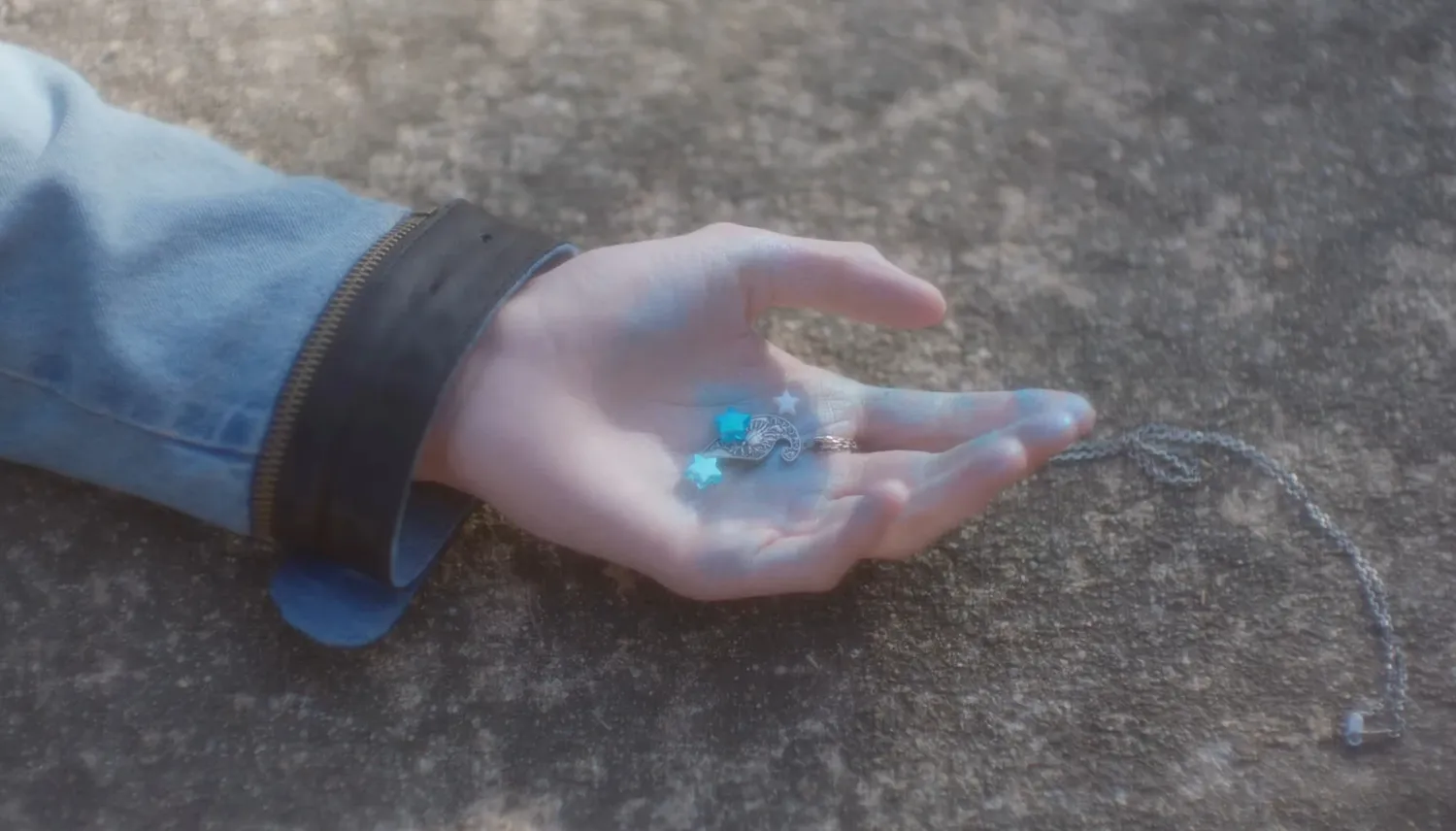 Behind-the-scenes cut of TWS