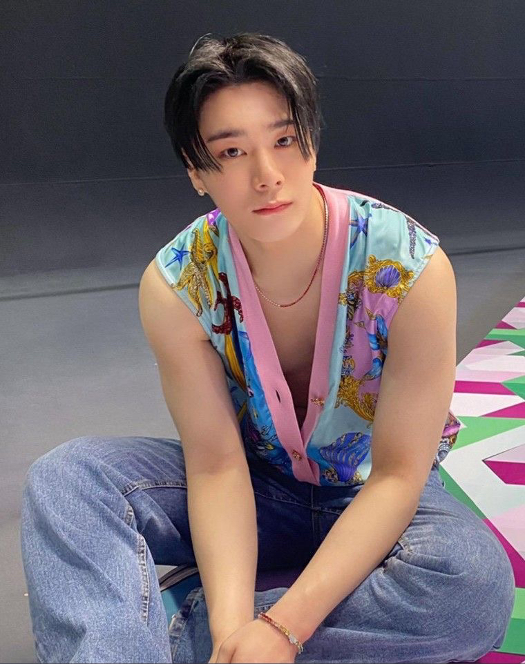 Behind-the-scenes cut of Moonbin (ASTRO)