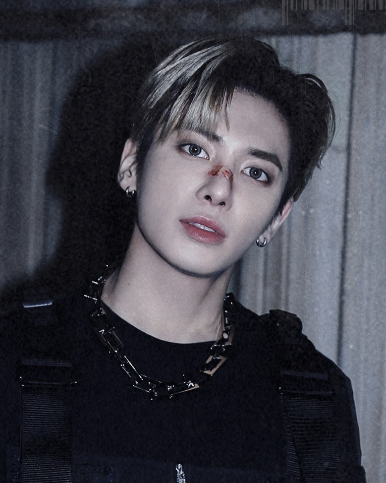 太顯 (TOMORROW X TOGETHER)的最新照片