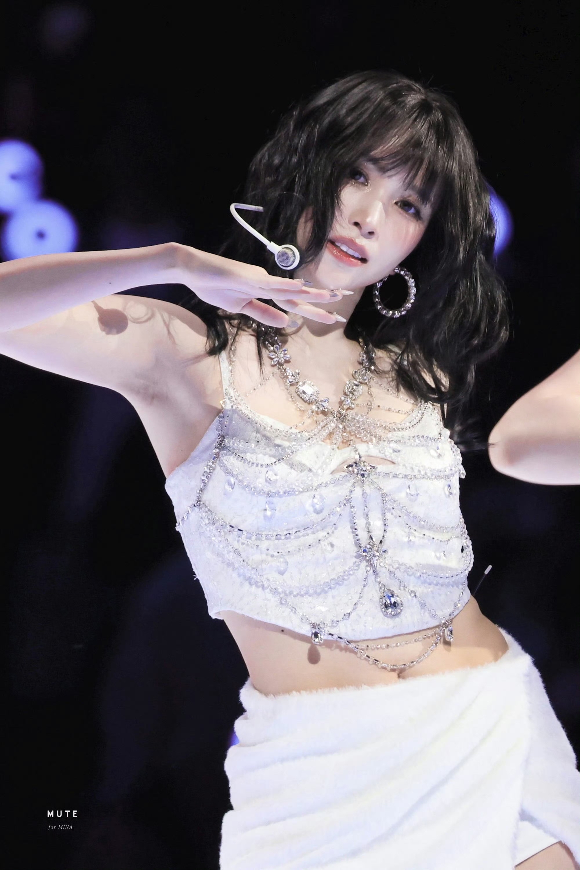 Momen yang diabadikan oleh penggemar Mina (TWICE)