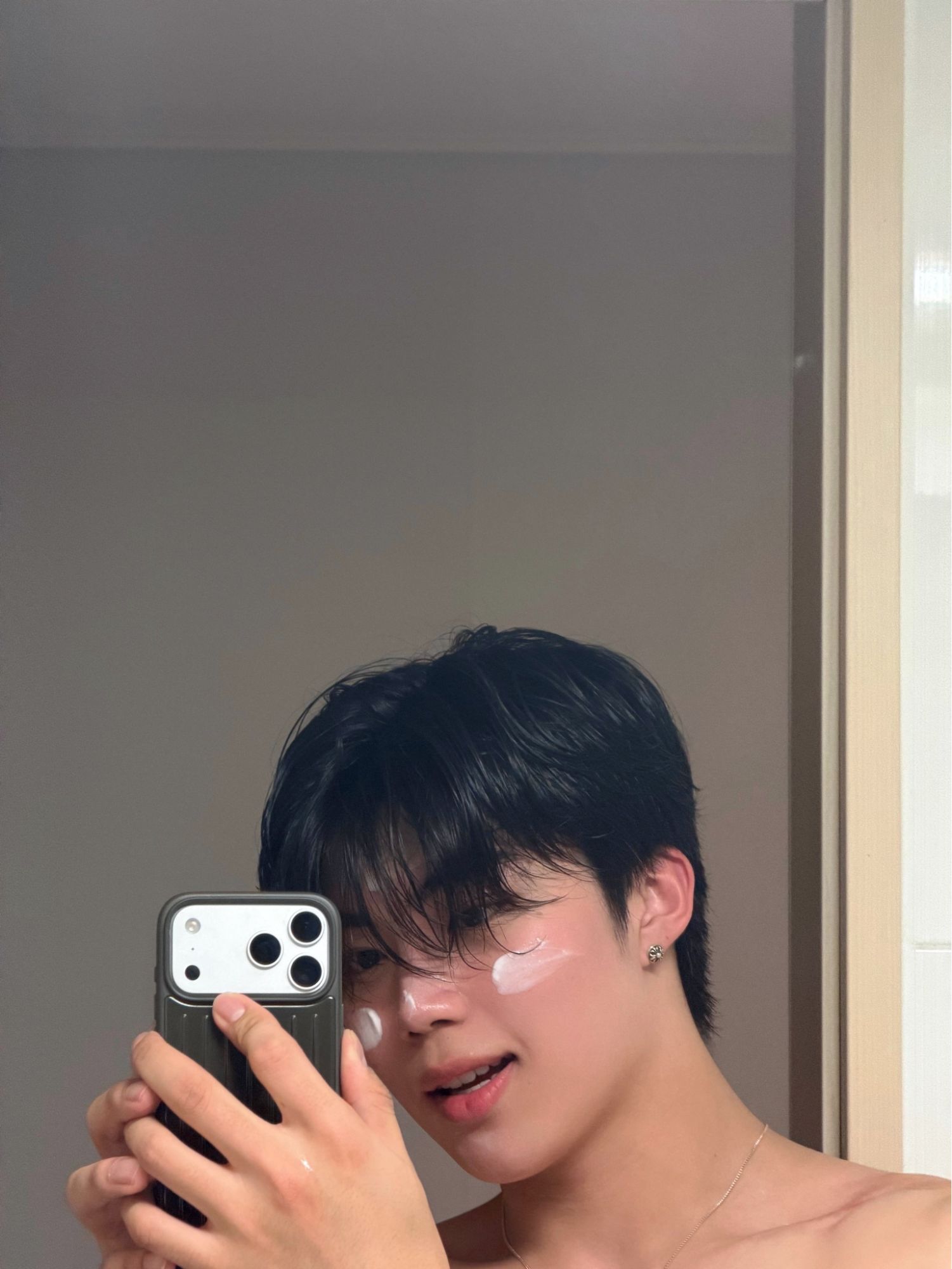 Behind-the-scenes cut of Park Gunwook (ZEROBASEONE)