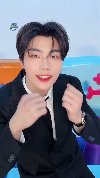 A moment captured by Park Gunwook (ZEROBASEONE)'s fan