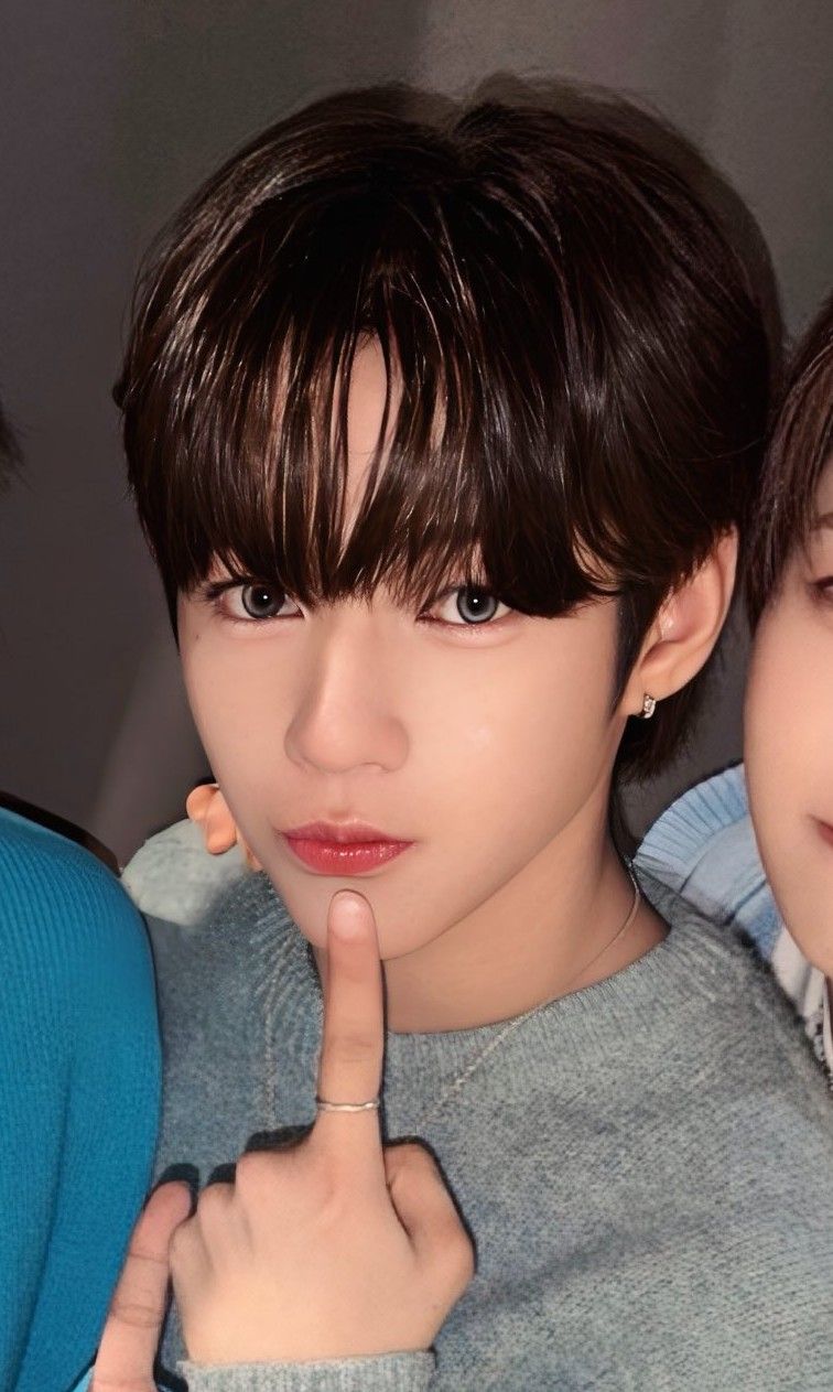 Recent activity shot of JL (AHOF)