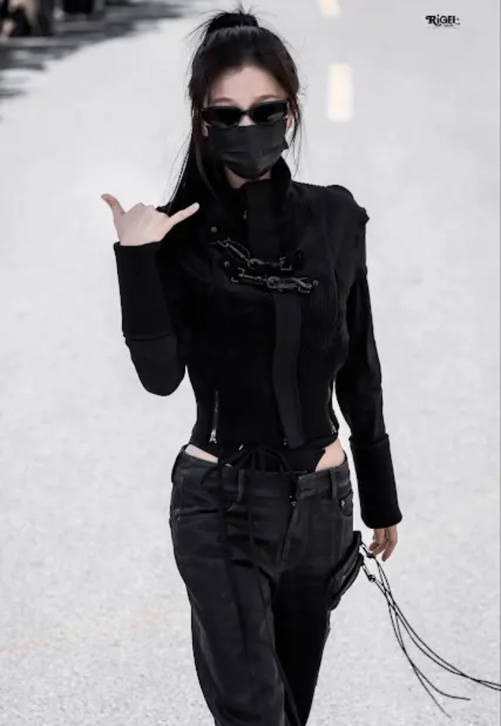 Behind-the-scenes cut of Esther Yu