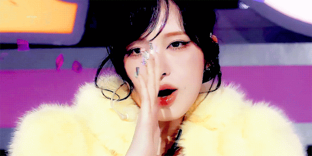 Behind-the-scenes cut of LIZ (IVE)