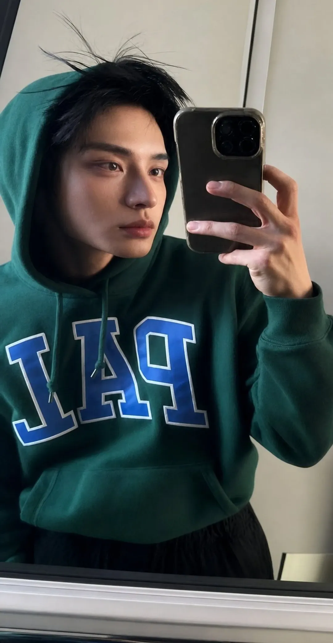 김지웅 (제로베이스원)의 비하인드 컷