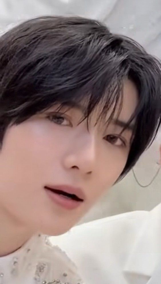 Fandom-recommended wallpaper image of Beomgyu (TOMORROW X TOGETHER)