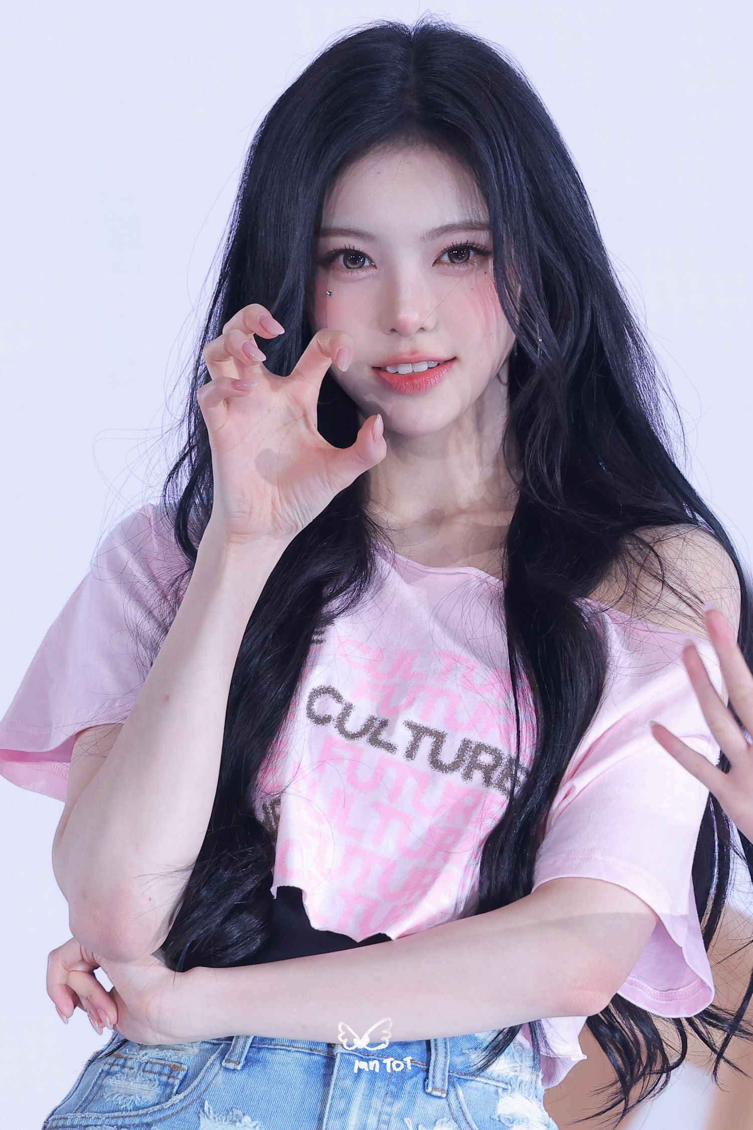 Behind-the-scenes cut of Ian (Hearts2Hearts)