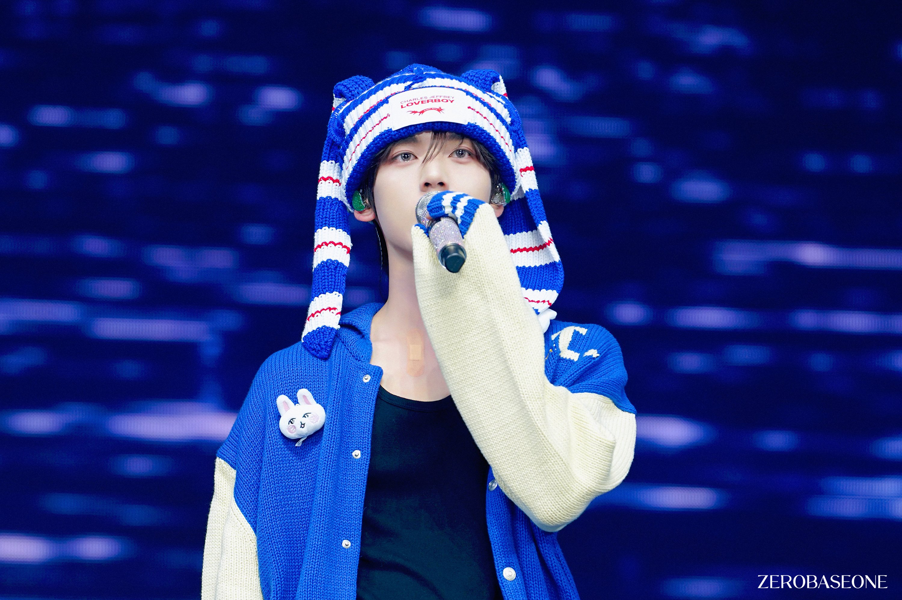 A moment captured by Han Yujin's fan