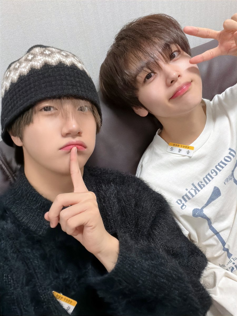 A moment captured by CRAVITY's fan