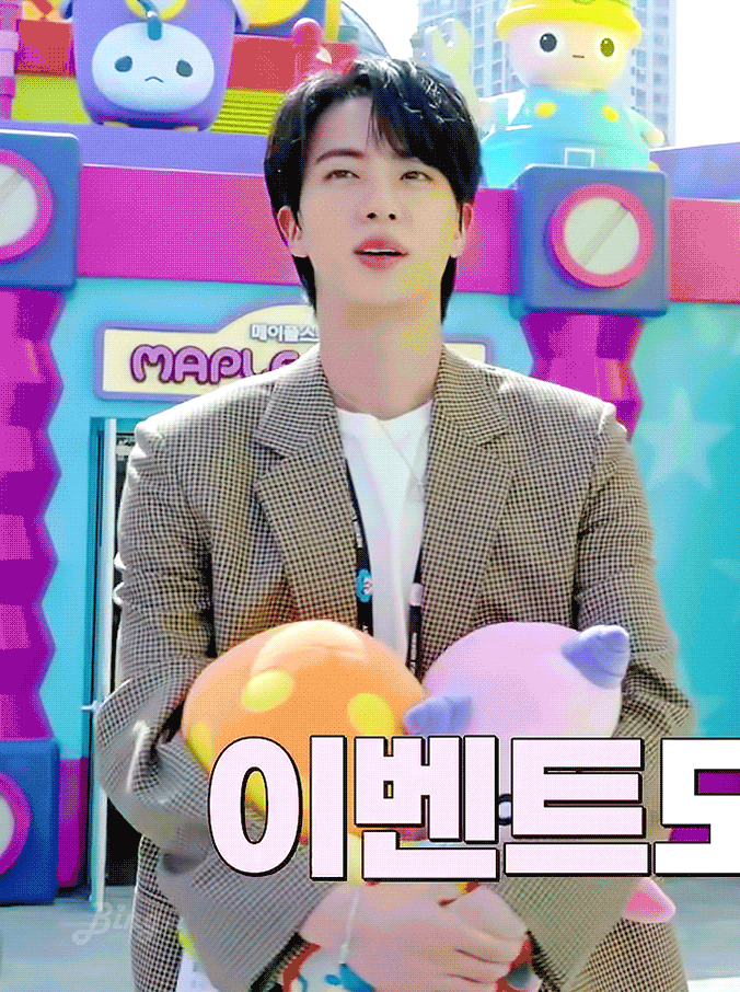 Momen yang diabadikan oleh penggemar Jin (BTS)