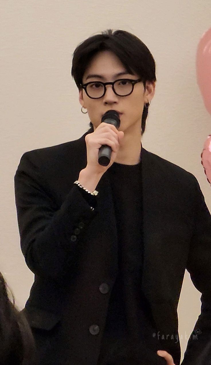 A heartfelt wallpaper shared by JAY B (GOT7)'s fans