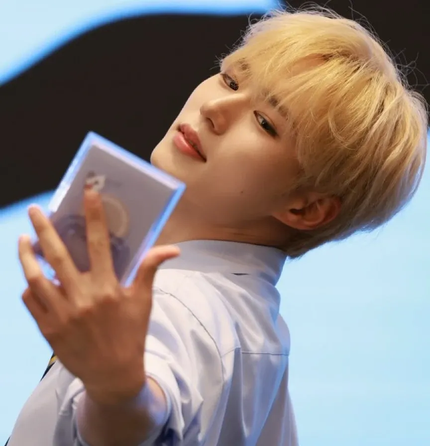 A moment captured by Kim Junseo (ALPHA DRIVE ONE)'s fan