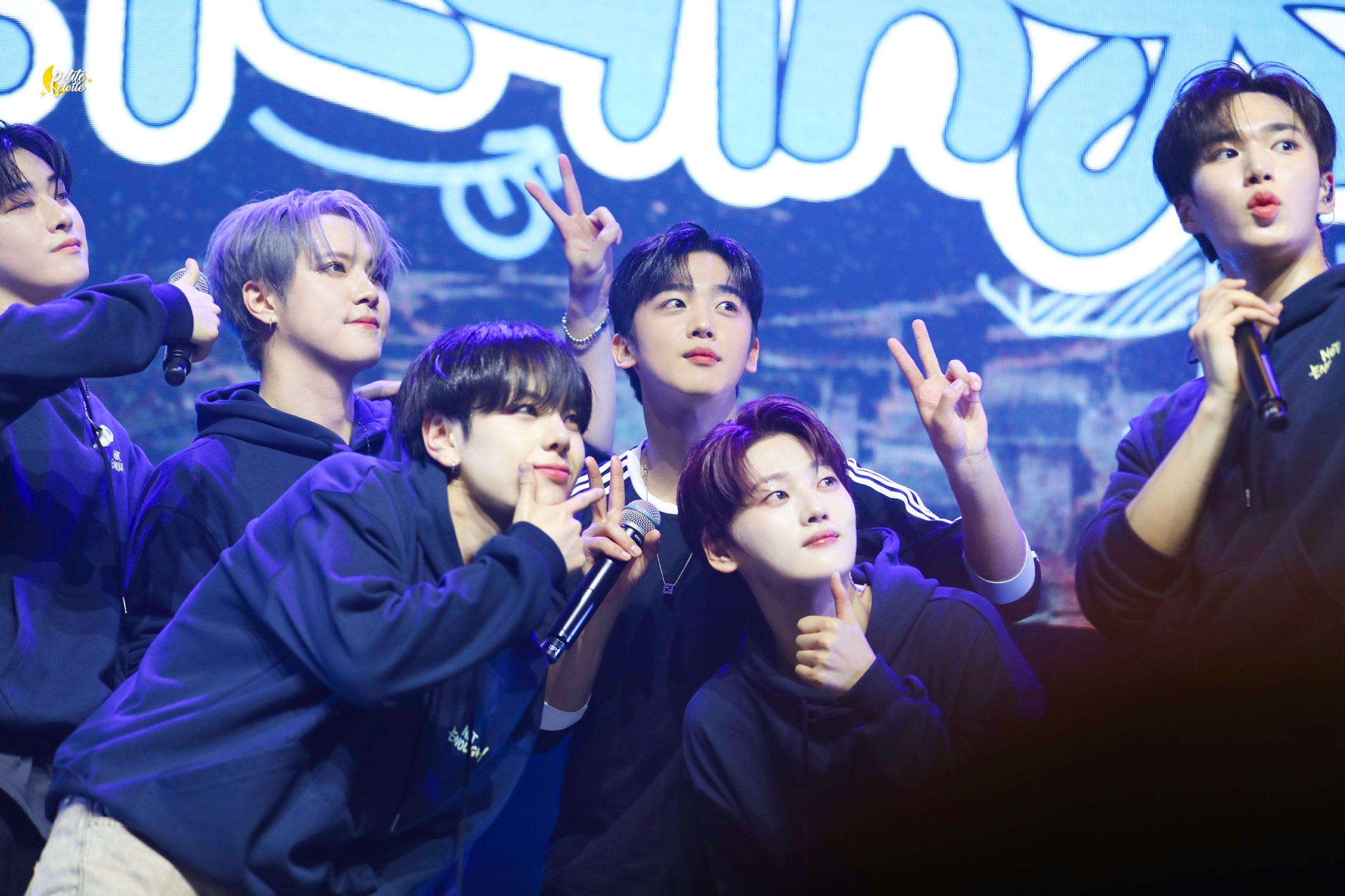 A moment captured by WEi's fan