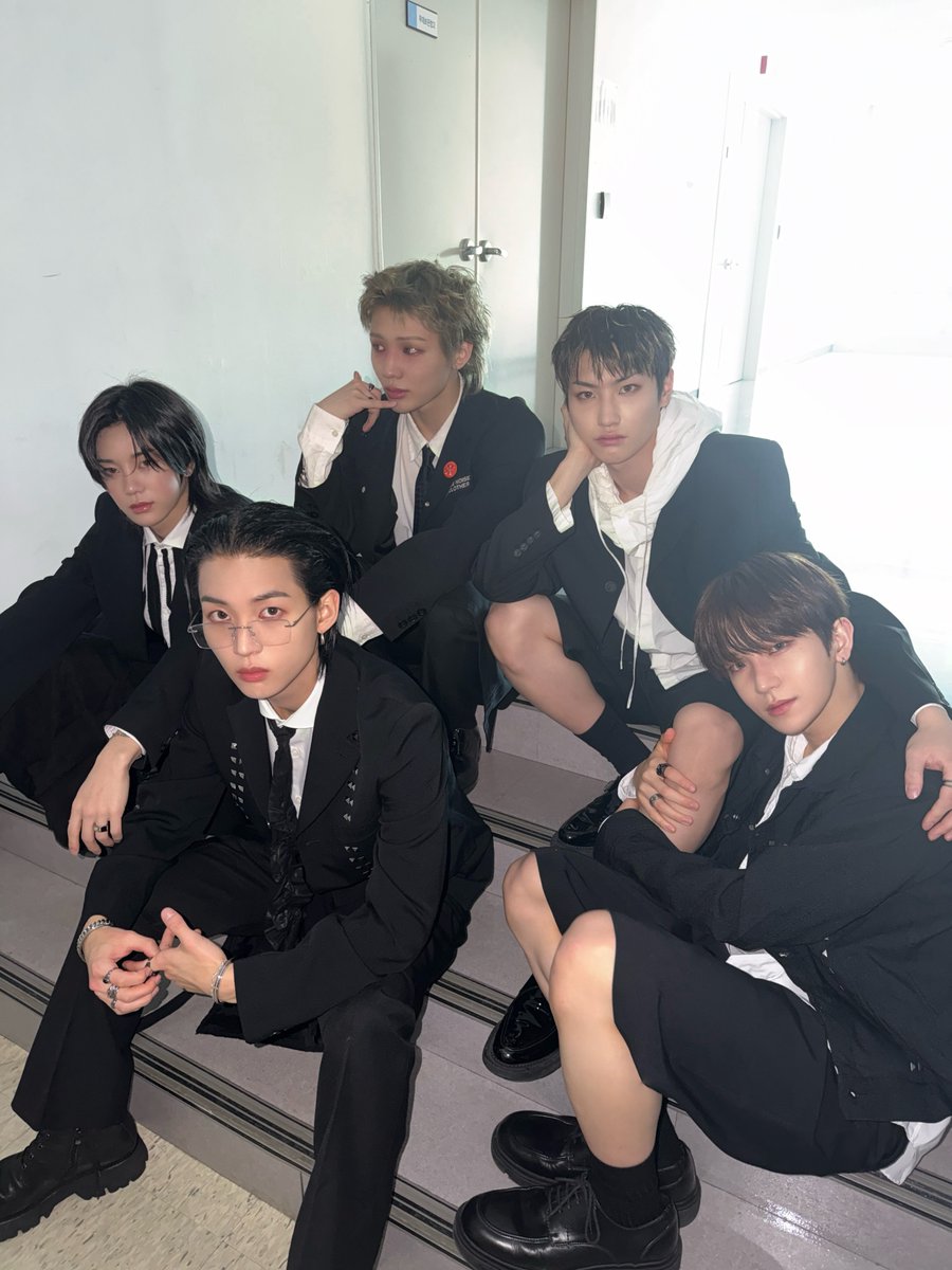 Behind-the-scenes cut of TNX