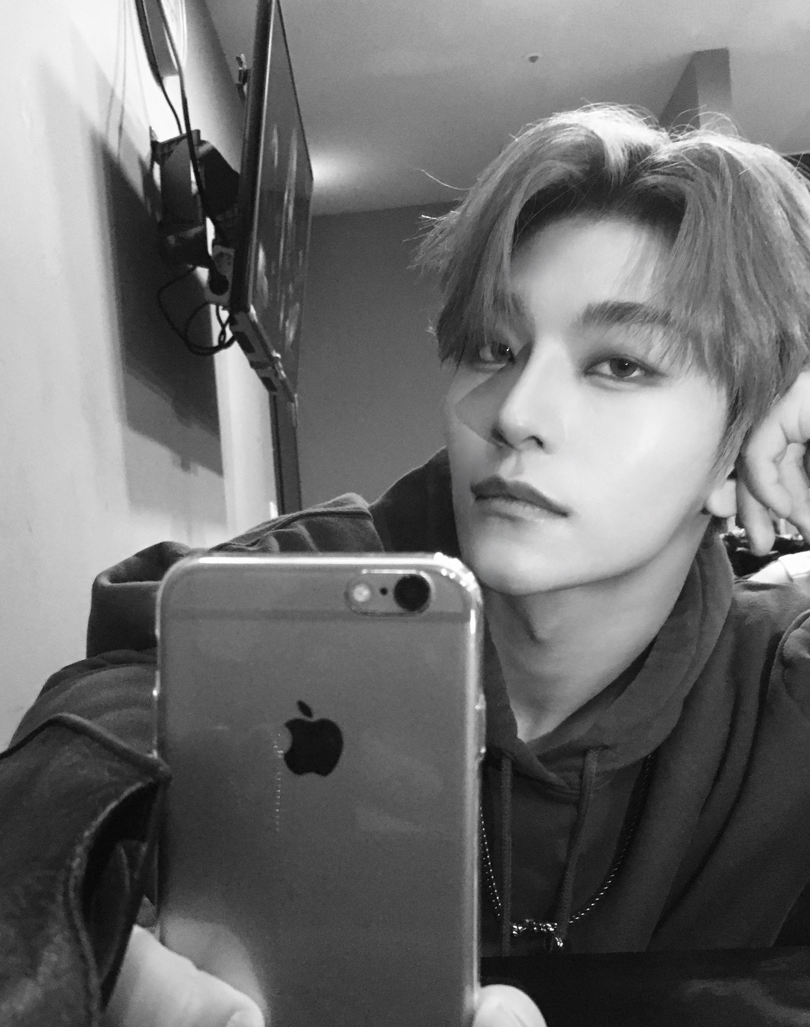 A moment captured by He Xinlong (ALPHA DRIVE ONE)'s fan