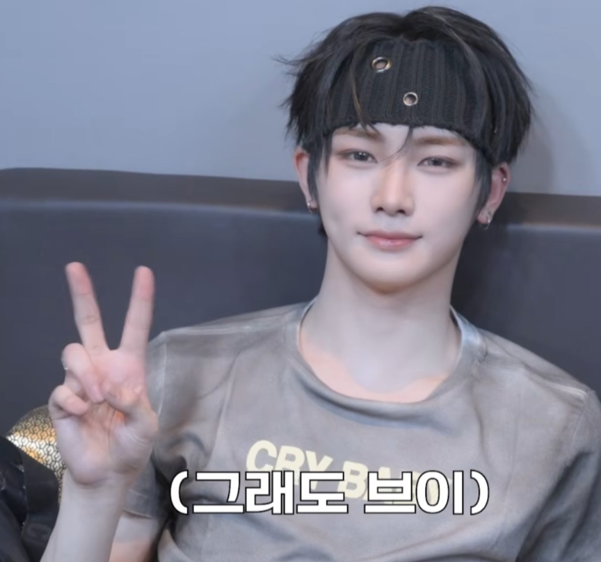 Recent activity shot of Zhou Anxin (ALPHA DRIVE ONE)