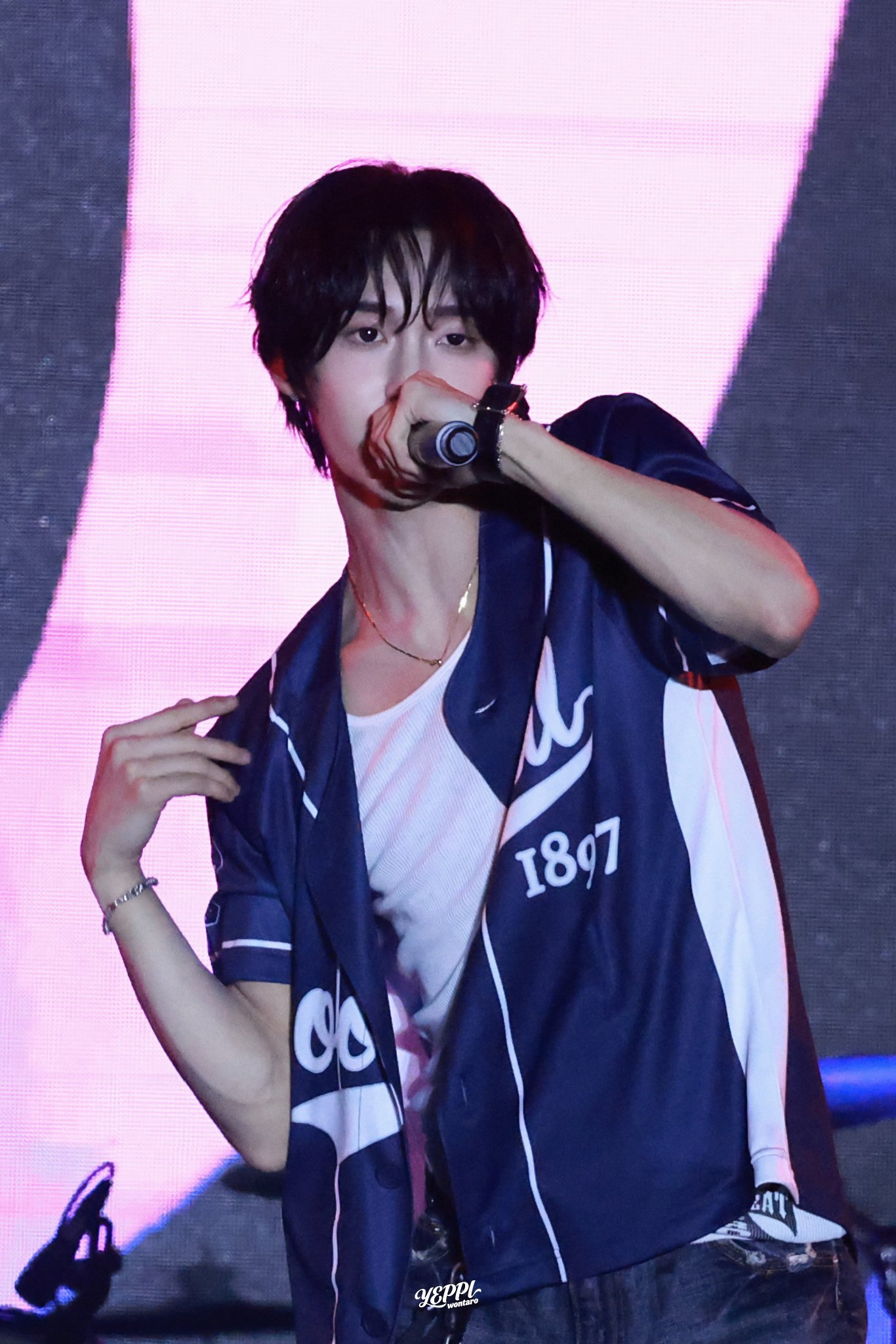 Latest photo of Wonbin (RIIZE)