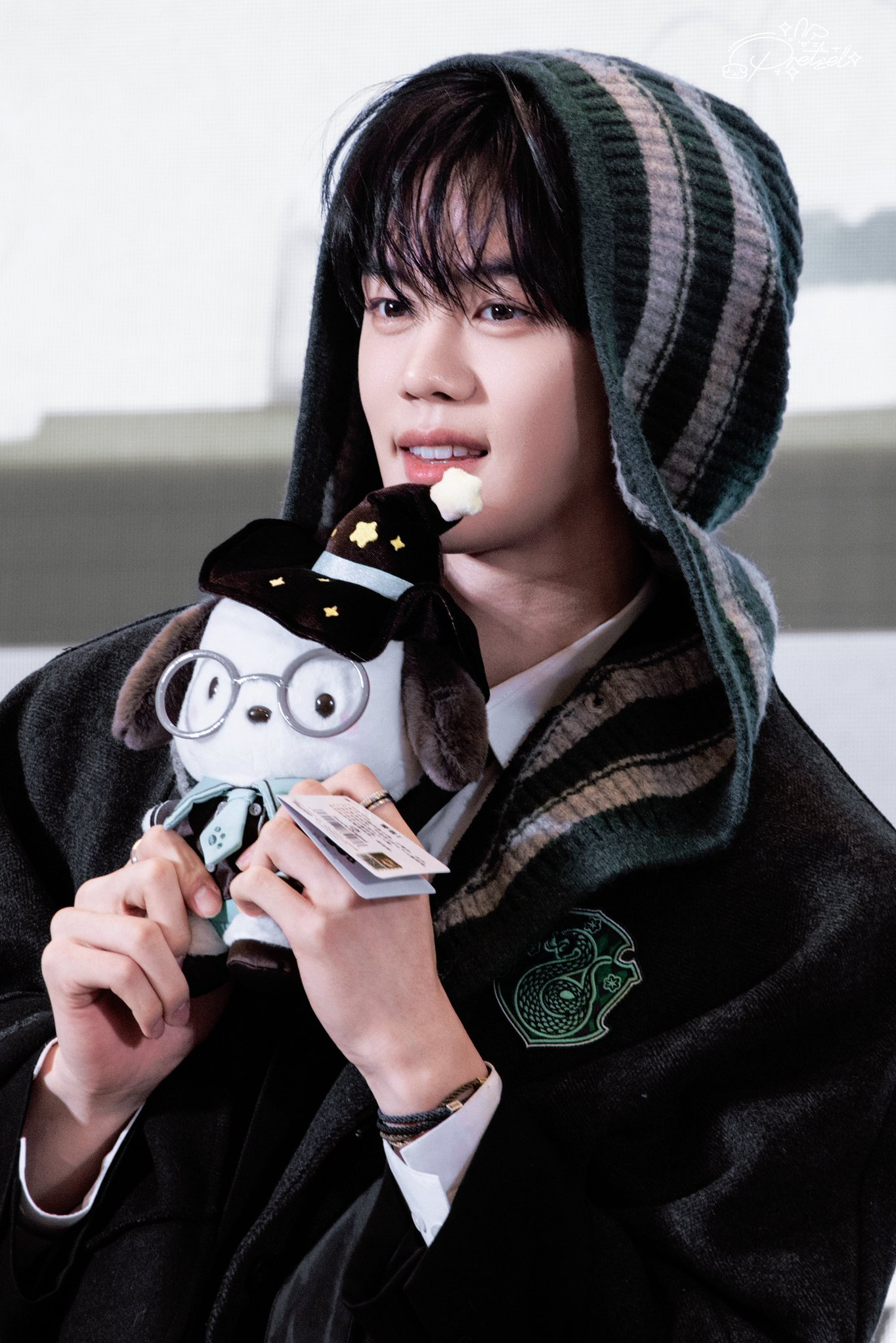 A moment captured by Kim Gyuvin (ZEROBASEONE)'s fan