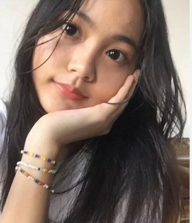 Foto aktivitas terbaru Carmen (Hearts2Hearts)