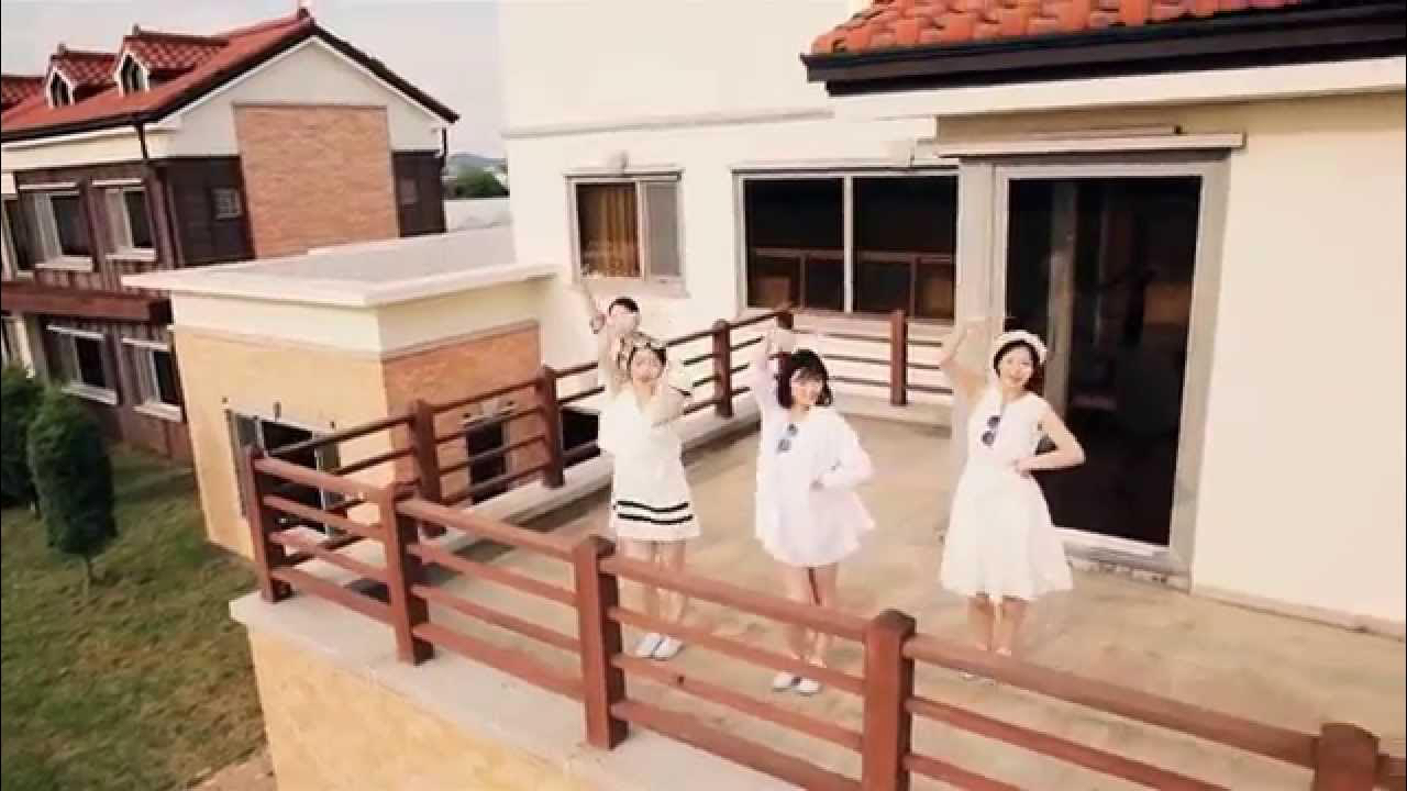 Behind-the-scenes cut of Board