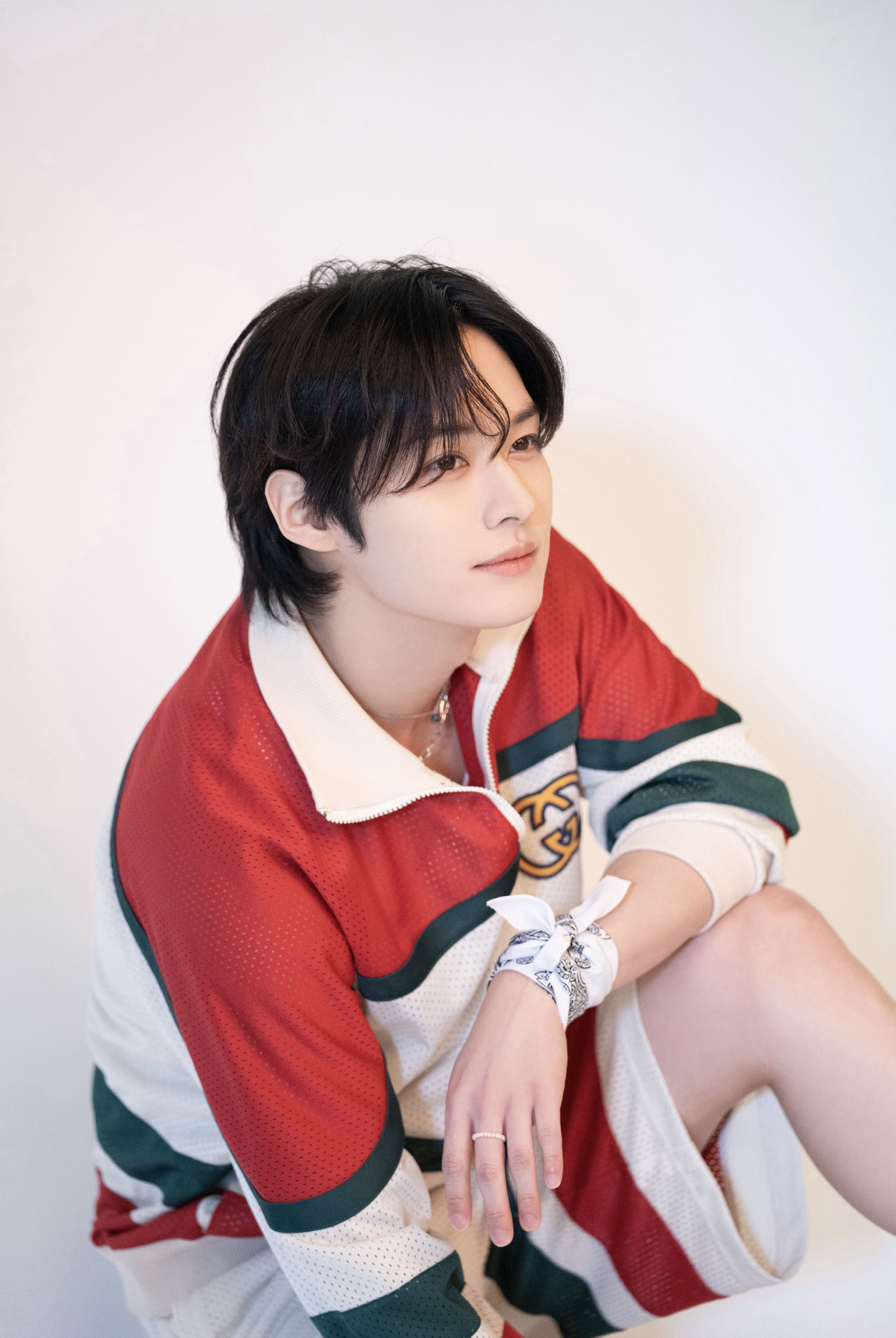 Behind-the-scenes cut of Lee Know (Stray Kids)