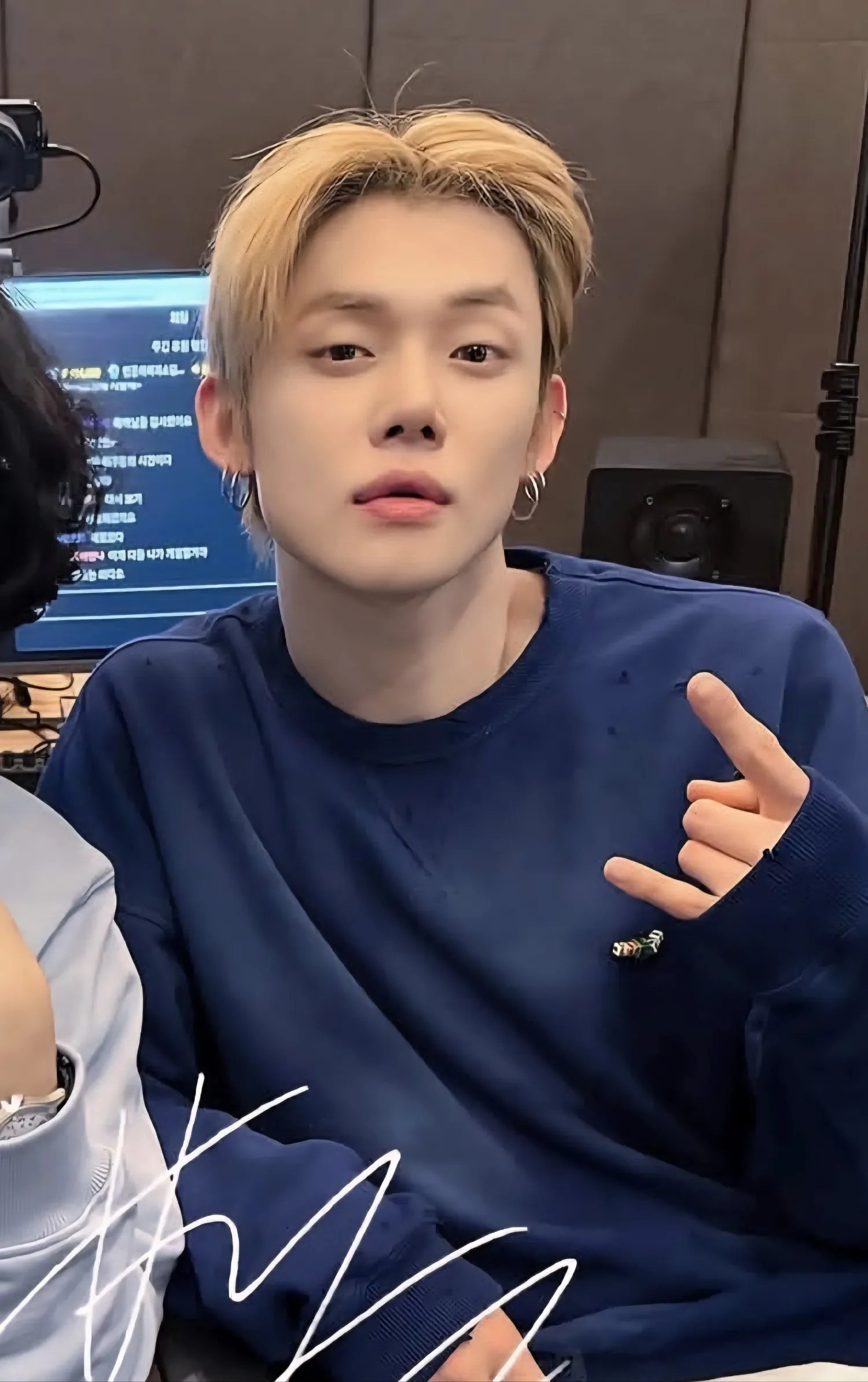 커뮤니티에서 화제된 인기 아이돌 콘텐츠