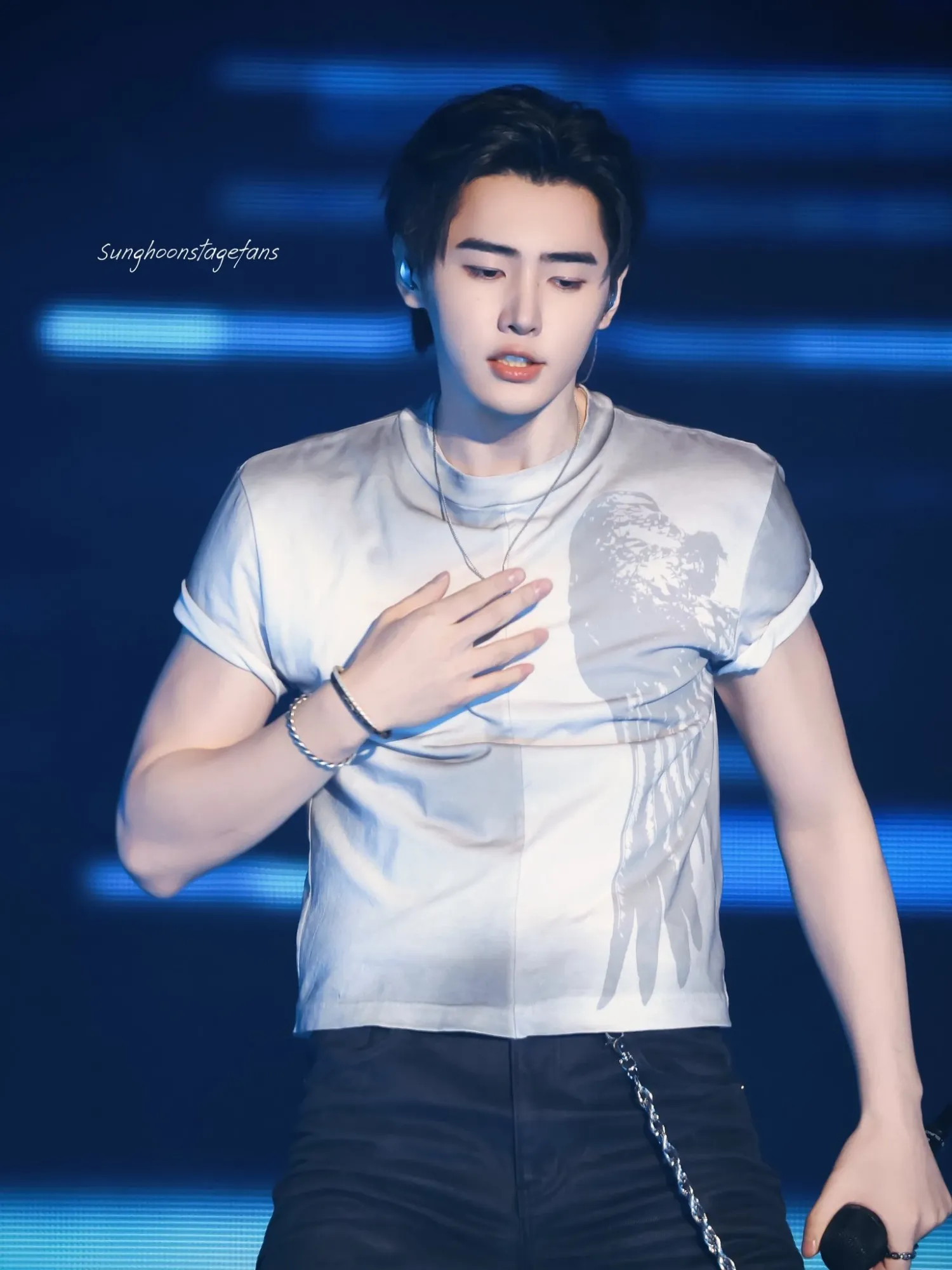 성훈 (ENHYPEN) 최근 활동샷