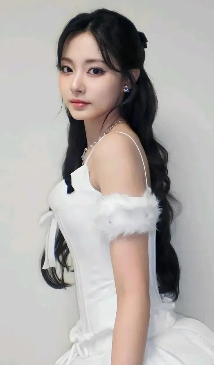 Momen yang diabadikan oleh penggemar Tzuyu (TWICE)