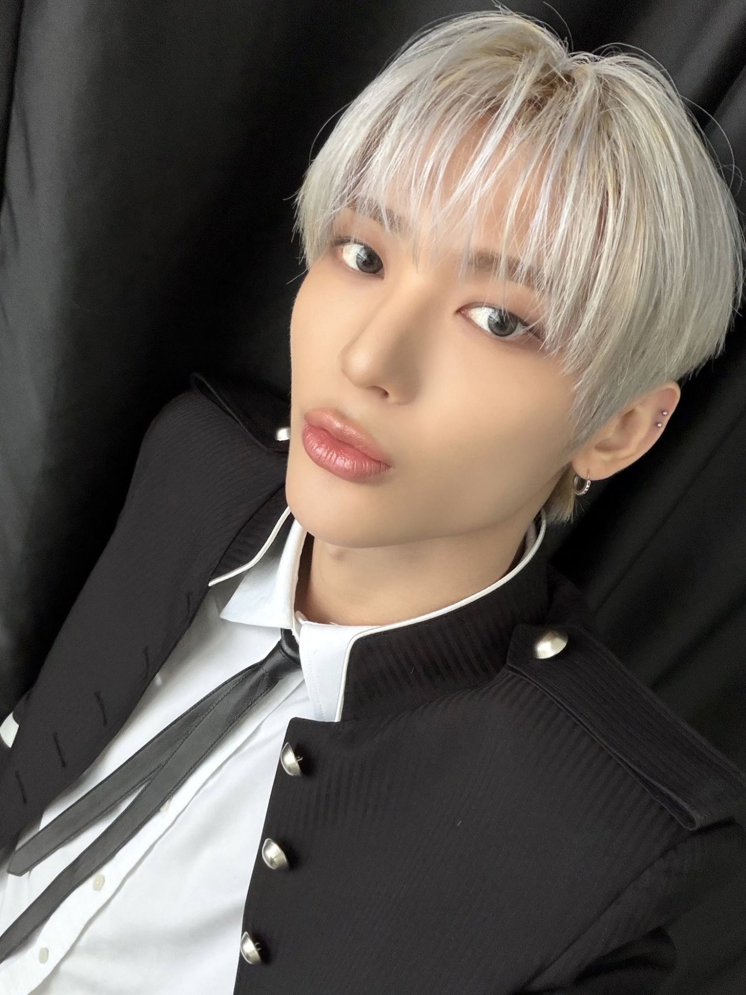 Behind-the-scenes cut of Siyun (NOWZ)