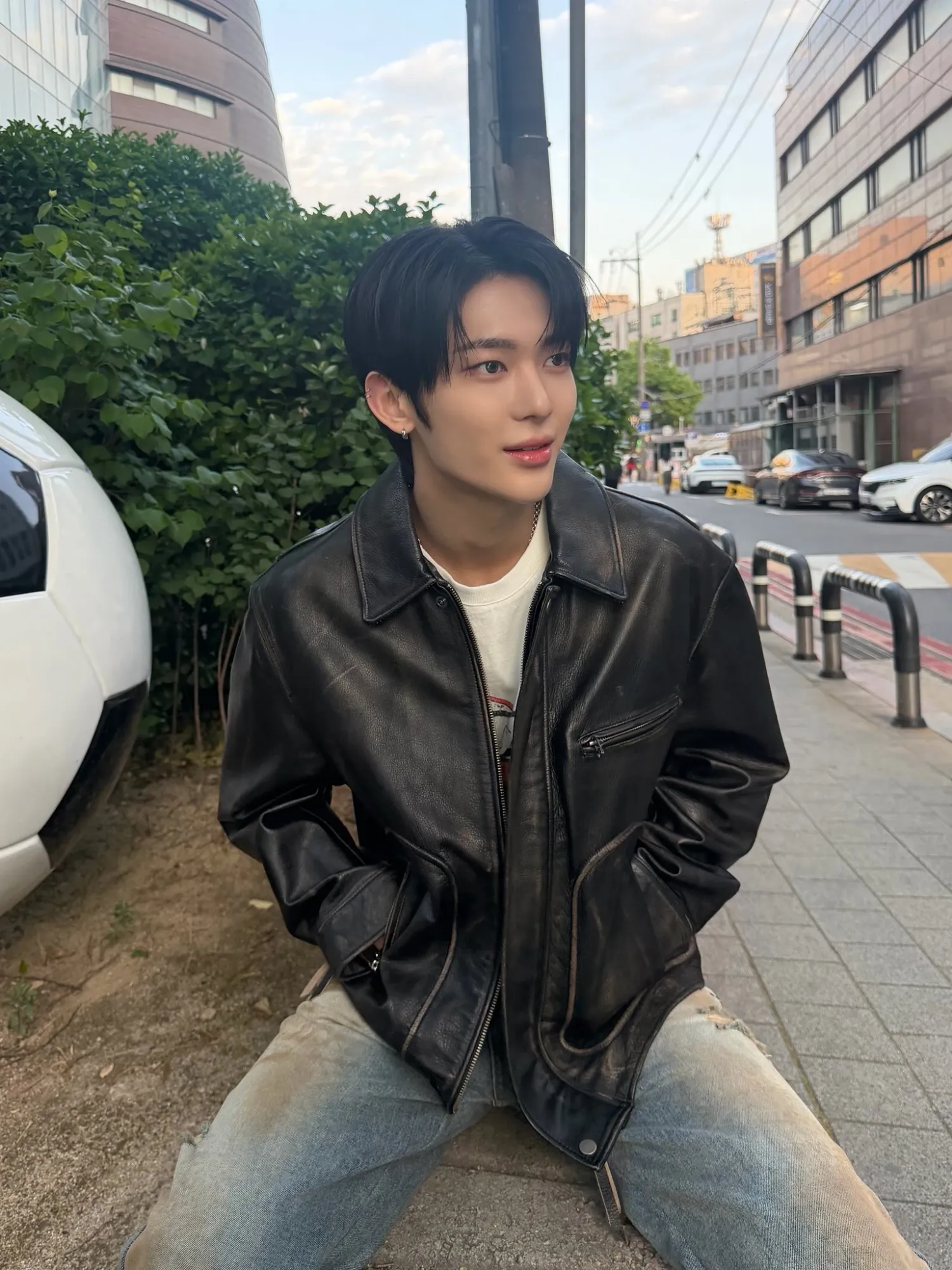 Behind-the-scenes cut of Siyun (NOWZ)