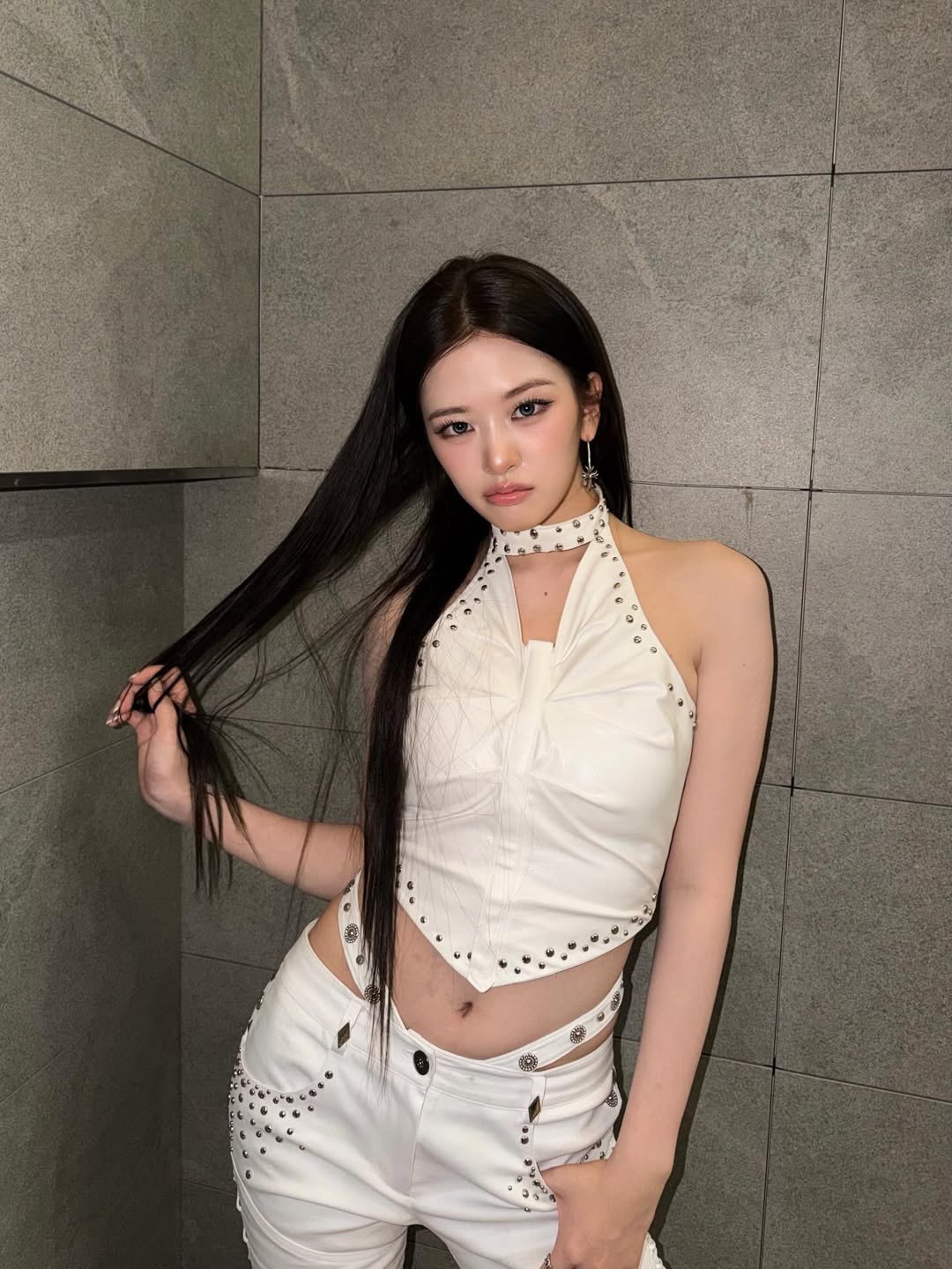 안유진 (IVE)의 비하인드 컷