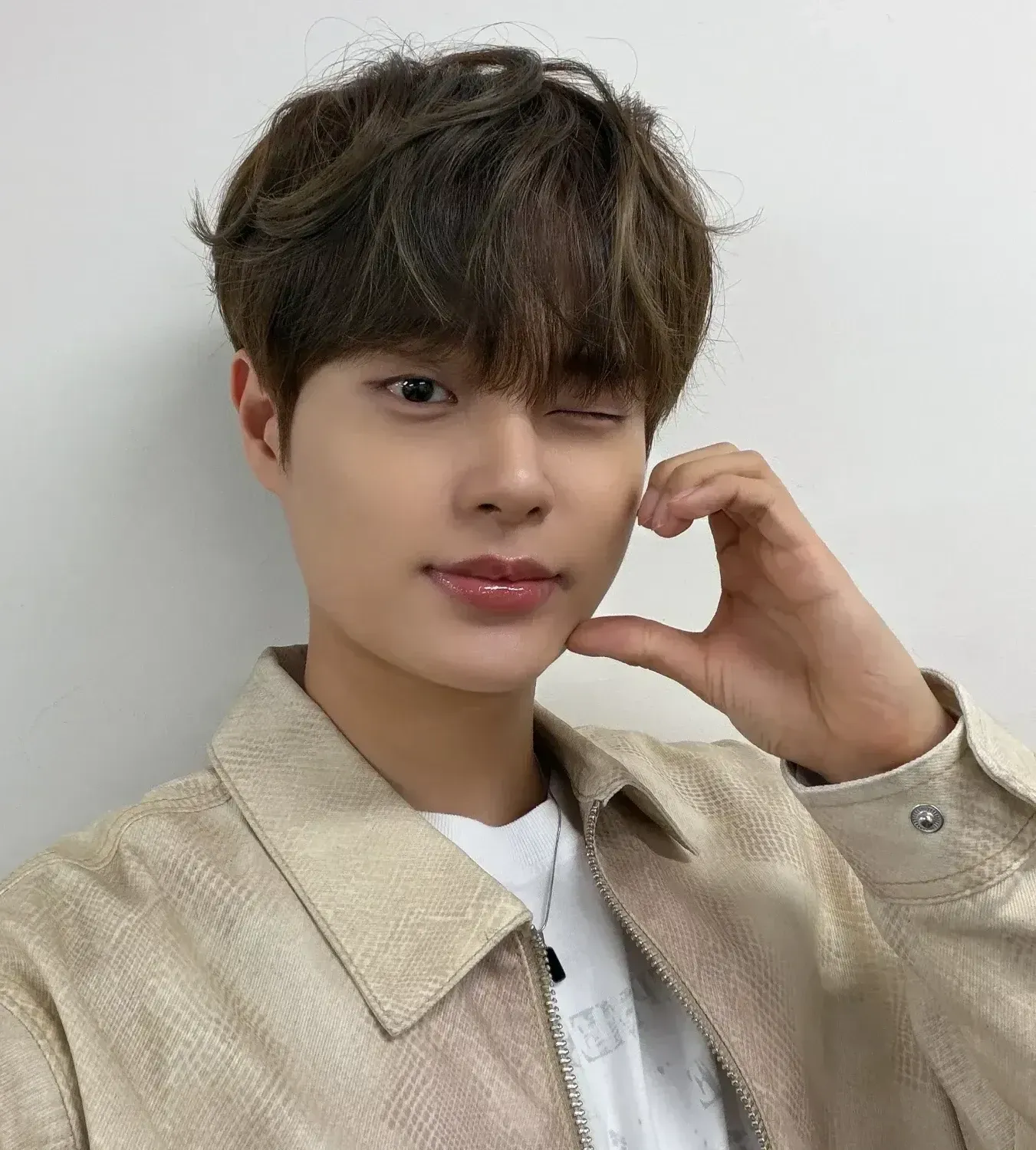 Latest photo of Lee Daehwi (AB6IX)