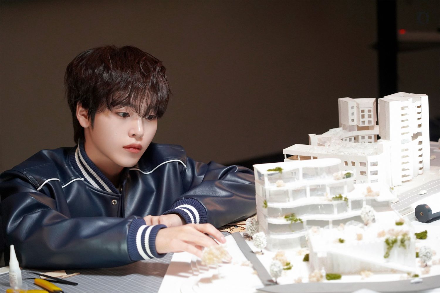 Latest photo of Hyeongjun (CRAVITY)